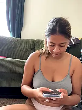 KateGale – webcam model profile photo Image 17