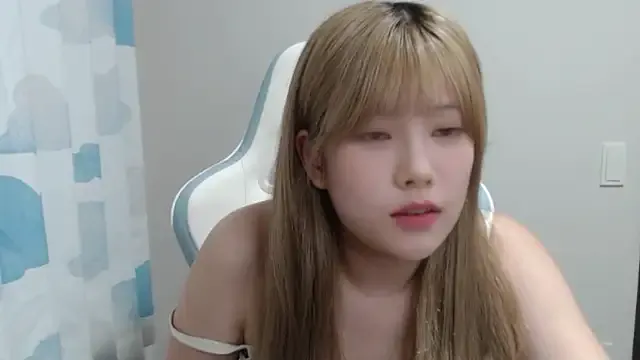 JessieLiu – webcam model profile photo Image 7