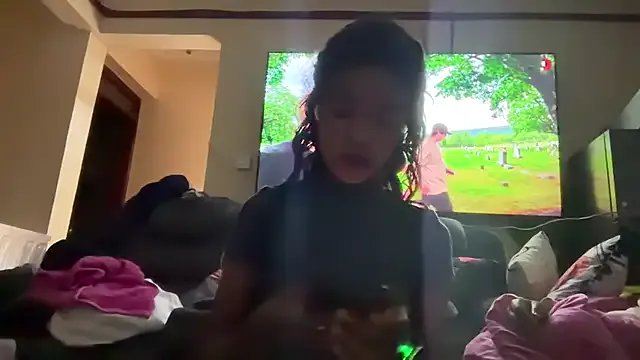 KateGale – webcam model profile photo Image 4