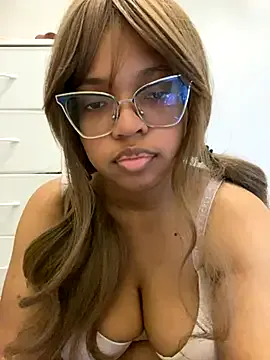 Broan_me – webcam model profile photo Image 4