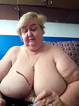 AngelCoco – webcam model profile photo Image 2