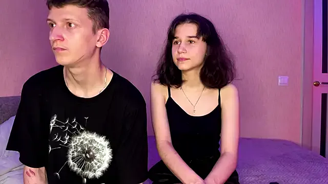 MiraKova – webcam model profile photo Image 14