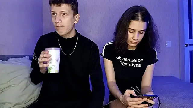 MiraKova – webcam model profile photo Image 15