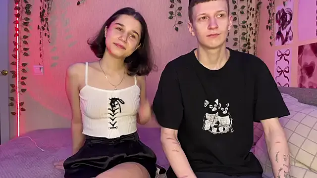 MiraKova – webcam model profile photo Image 9