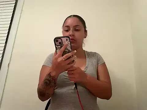 SherineNorth – webcam model profile photo Image 10