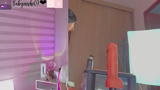 AstridVex – webcam model profile photo Image 3