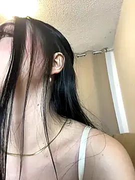 AstridVex – webcam model profile photo Image 4