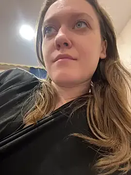 LaraOlson – webcam model profile photo Image 2