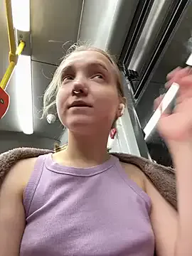 MiaTonyy – webcam model profile photo Image 10