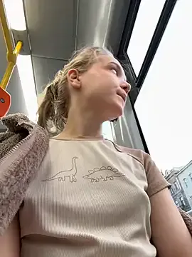 MiaTonyy – webcam model profile photo Image 13