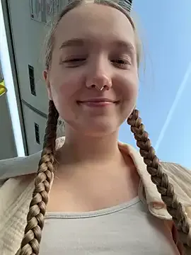 MiaTonyy – webcam model profile photo Image 8