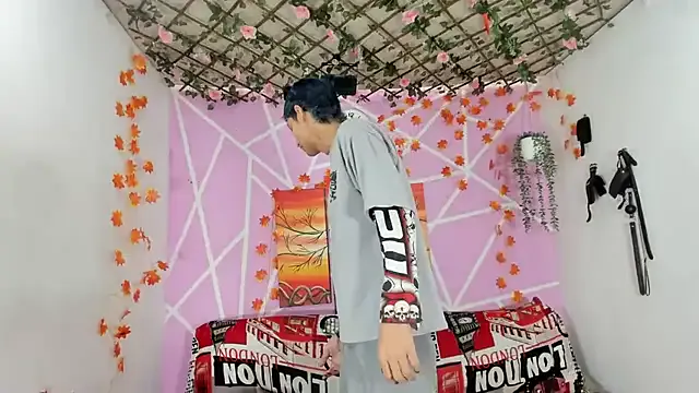 Dolce – webcam model profile photo Image 10