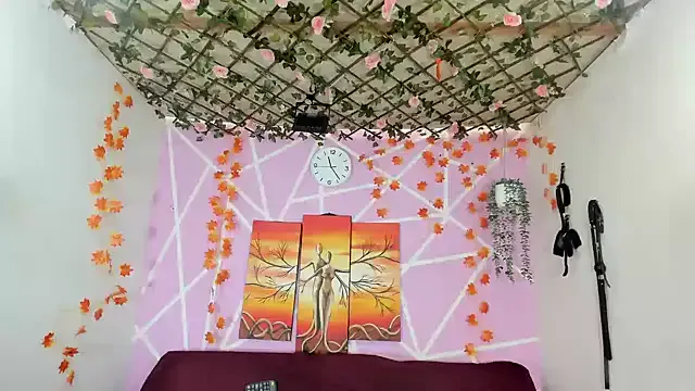 Dolce – webcam model profile photo Image 14