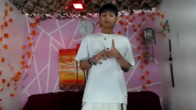 Dolce – webcam model profile photo Image 19