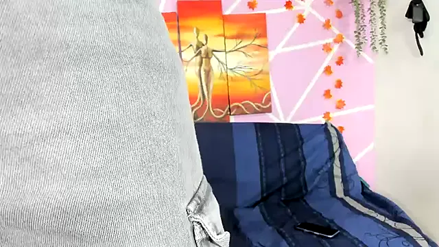 Dolce – webcam model profile photo Image 2