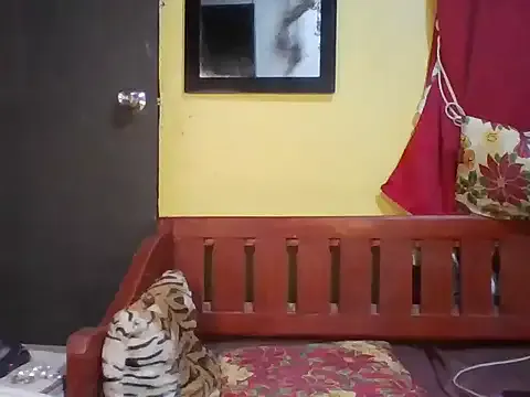 MollyBoston – webcam model profile photo Image 10