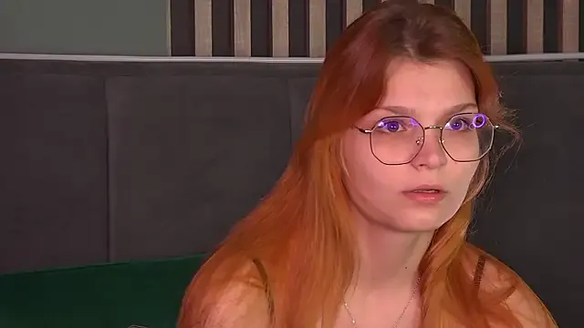 Dolce – webcam model profile photo Image 3