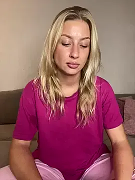 HaleyLyon – webcam model profile photo Image 14