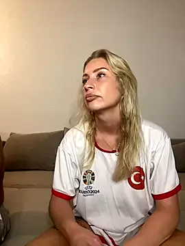 HaleyLyon – webcam model profile photo Image 3