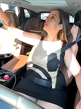 MiraKova – webcam model profile photo Image 14