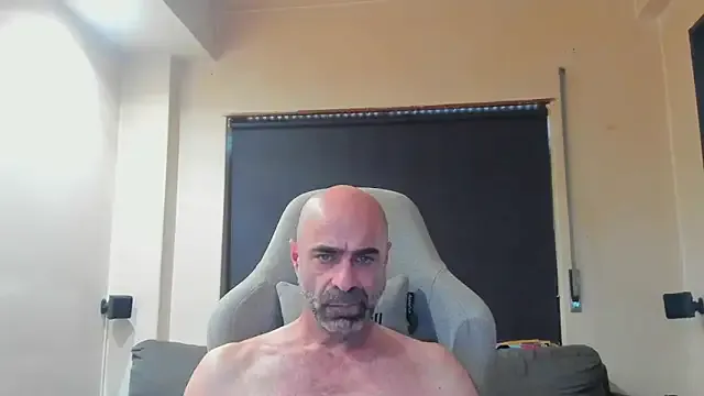 Dolce – webcam model profile photo Image 18