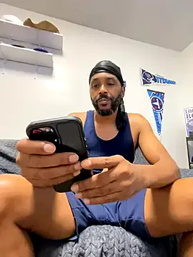 ViollaFoxxy – webcam model profile photo Image 2