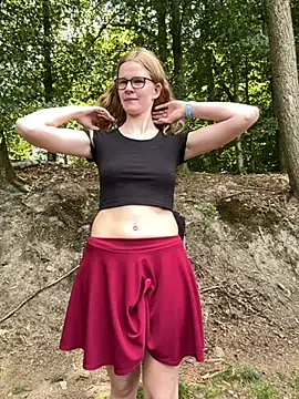 EsmeBrowm – webcam model profile photo Image 12