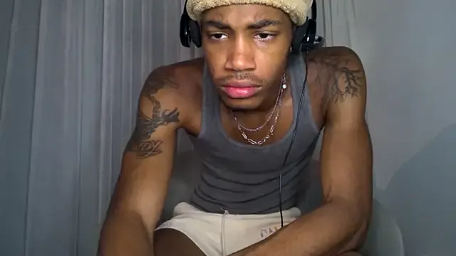 dreamteamgirls – webcam model profile photo Image 17