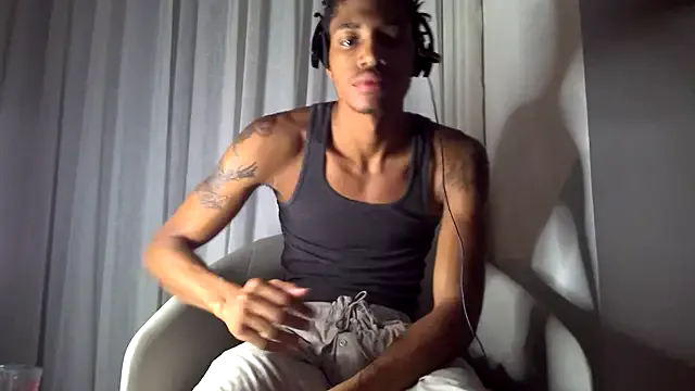 dreamteamgirls – webcam model profile photo Image 18