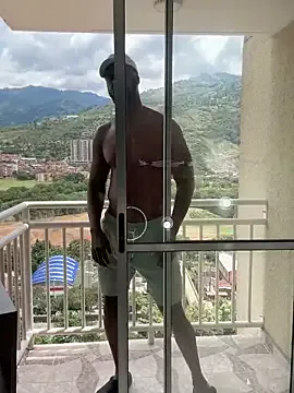 AishaHart – webcam model profile photo Image 19