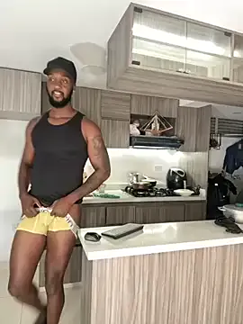 AishaHart – webcam model profile photo Image 2