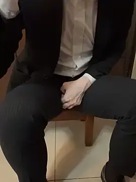 Dolce – webcam model profile photo Image 5