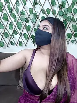 Scarlett – webcam model profile photo Image 8