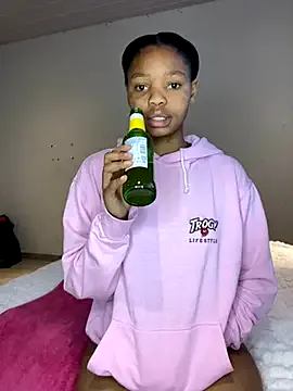 AbbyZanella – webcam model profile photo Image 6