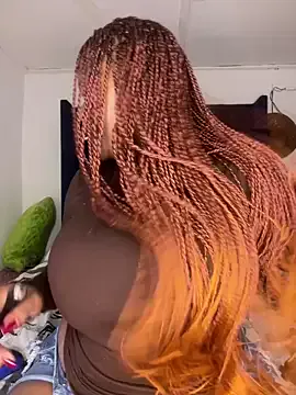 LiaWells – webcam model profile photo Image 17