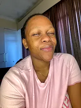 LiaWells – webcam model profile photo Image 5