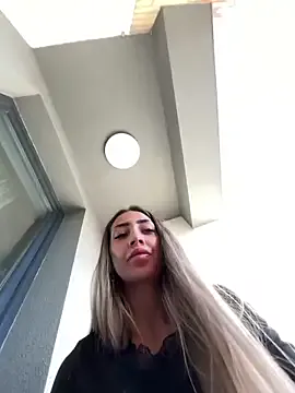 Yui-Ch – webcam model profile photo Image 10