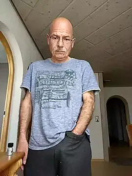 KateGale – webcam model profile photo Image 3