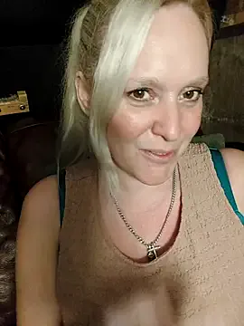 MarisaKarter – webcam model profile photo Image 18