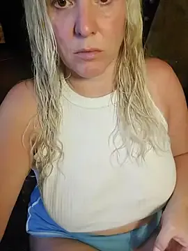 MarisaKarter – webcam model profile photo Image 4