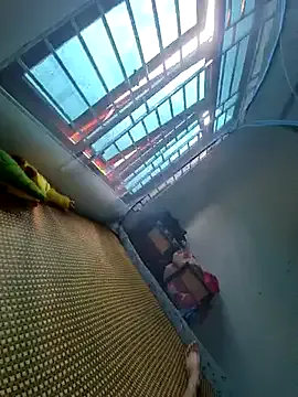 EsmeBrowm – webcam model profile photo Image 6