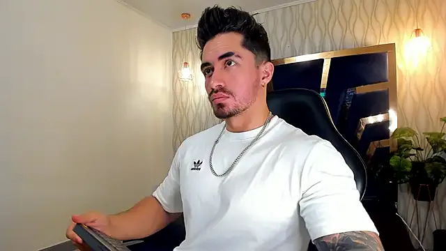 CatalinaDalessio – webcam model profile photo Image 6