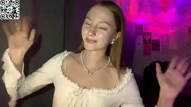 BrightAnnie – webcam model profile photo