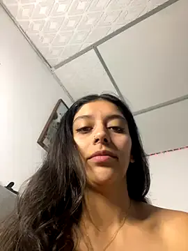 BustyBonnieUK – webcam model profile photo Image 13