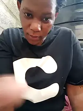 Milana555550 – webcam model profile photo Image 3