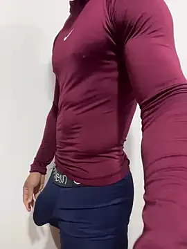 EmiraMiller – webcam model profile photo Image 3