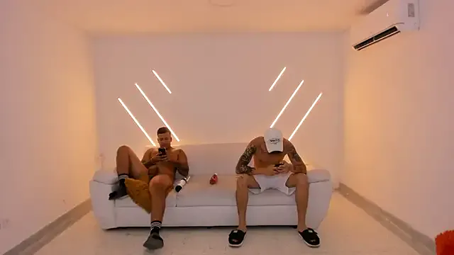 AddisonArt – webcam model profile photo Image 10