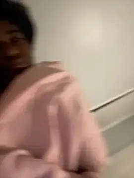 MilaDelays – webcam model profile photo Image 7