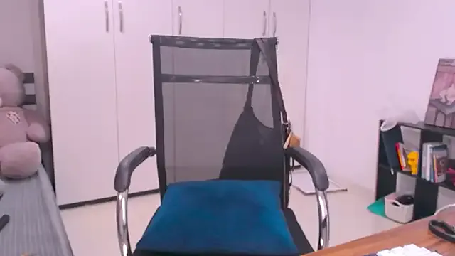 AngerlaMei – webcam model profile photo Image 14