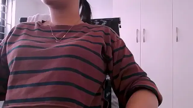 AngerlaMei – webcam model profile photo Image 8